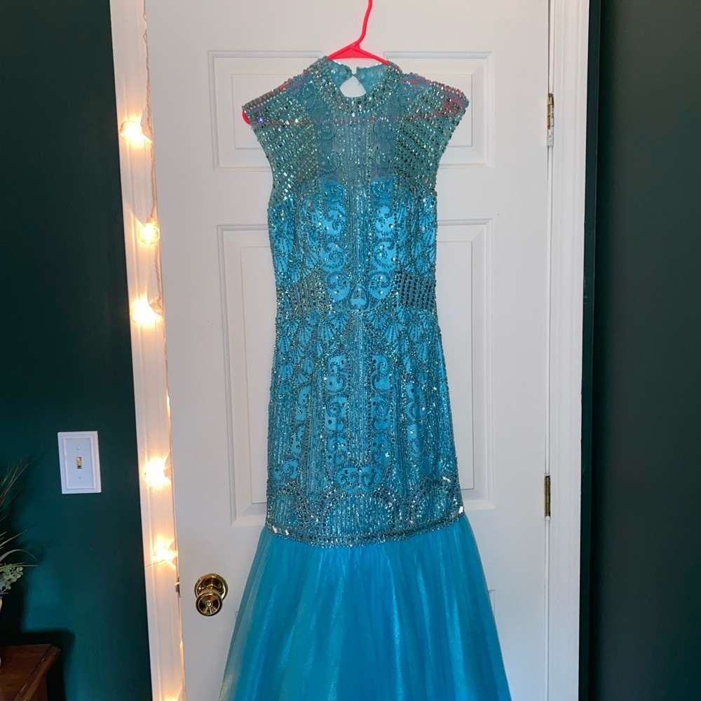 Prom Dress - Picture 2 of 6